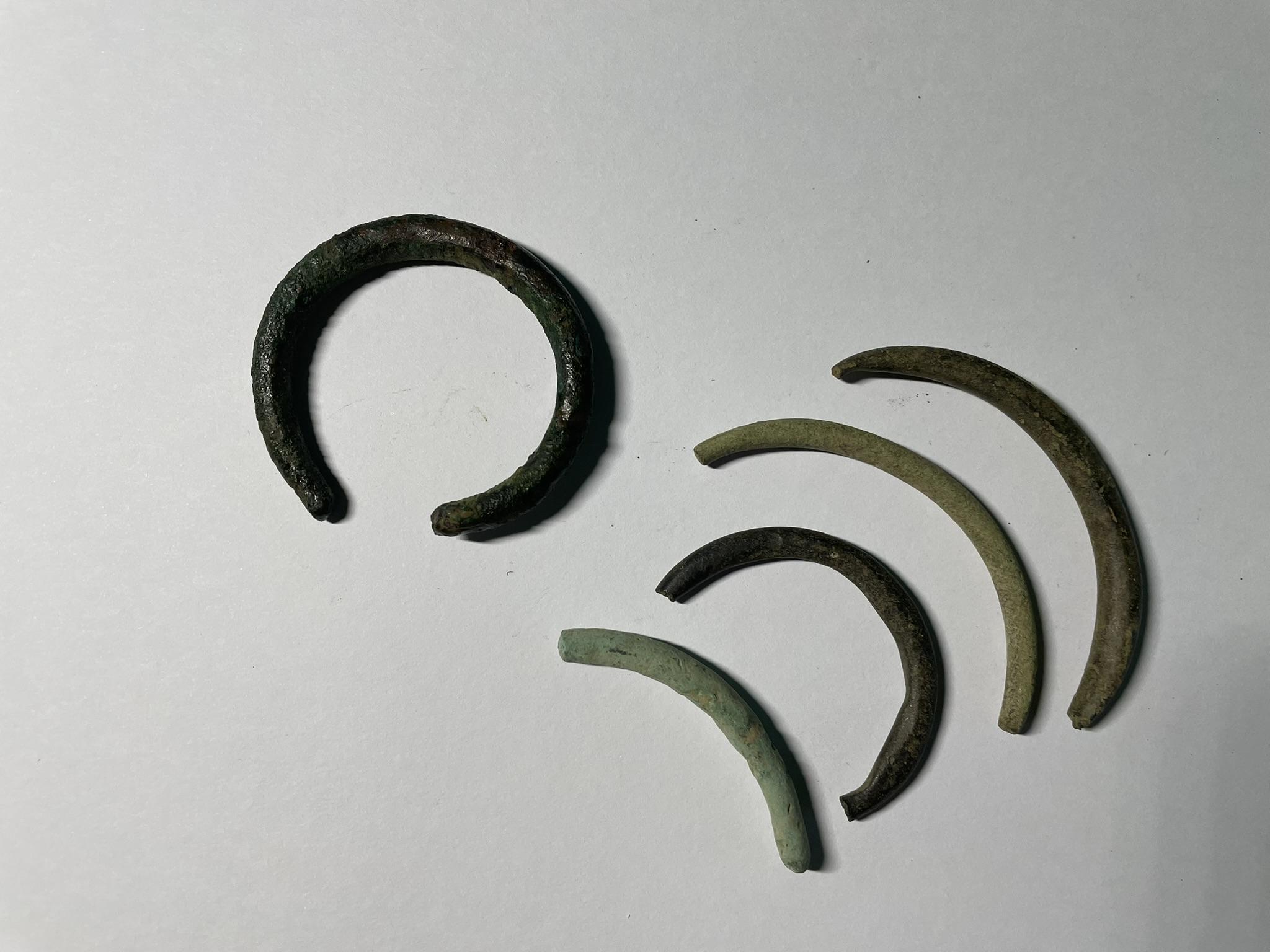 Náramky (Bracelets)