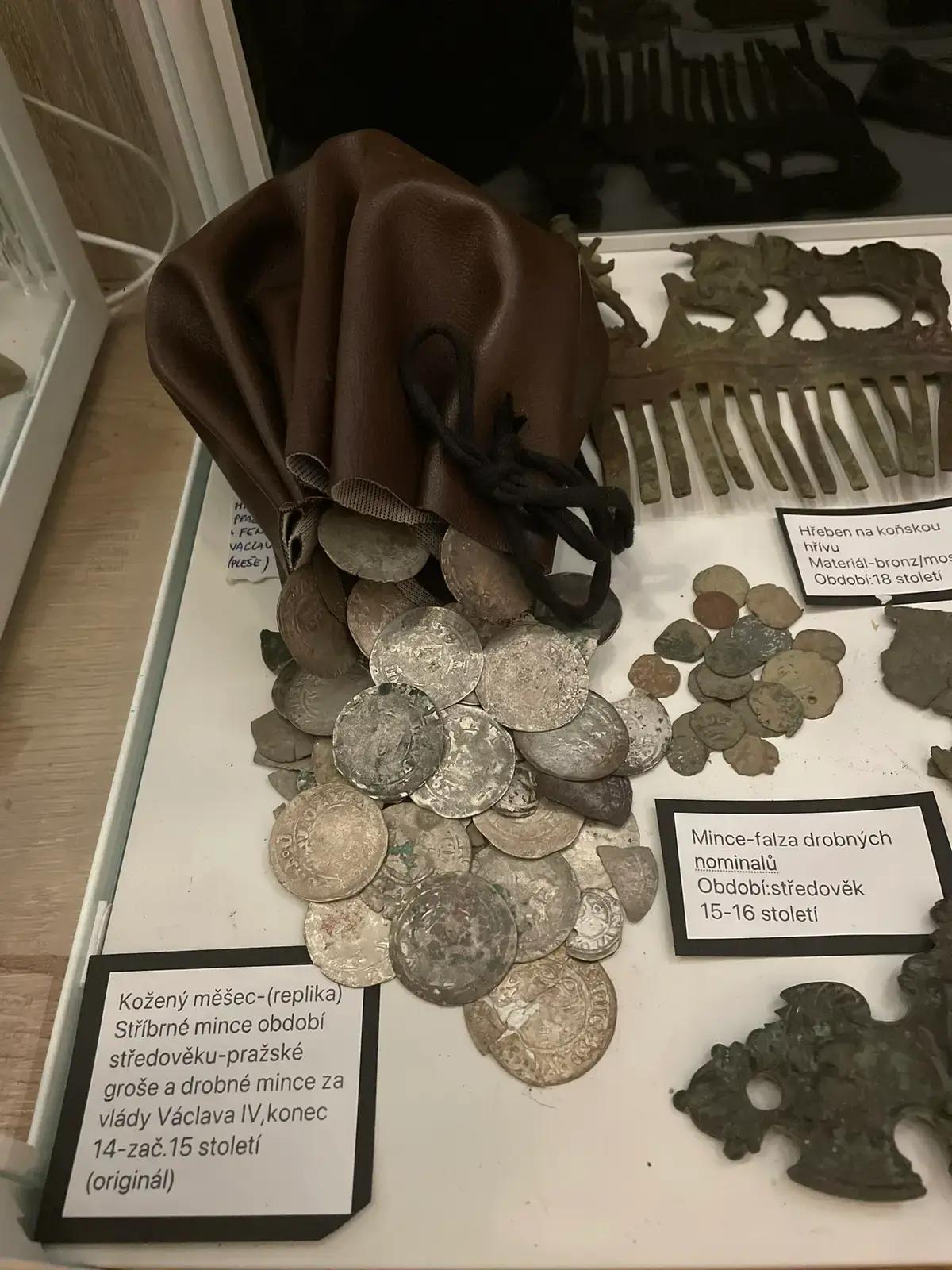měšec středověkých mincí